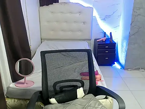 Snapshot of lady_finger1234 chatting on 02/04/26, 03:45 lady finger1234 online show from 02/04/26, 03:45