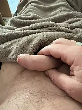 Snapshot of petitsexe52 chatting on 02/24/26, 03:02 petitsexe52 online show from 02/24/26, 03:02