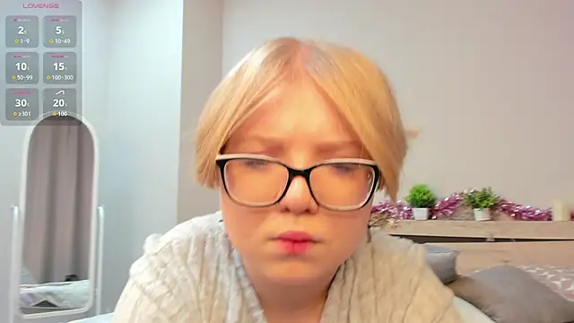 Snapshot of Lauraaa_Smith chatting on 02/24/26, 07:31 Lauraaa Smith online show from 02/24/26, 07:31