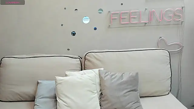 Snapshot of Lauraaa_Smith chatting on 02/23/26, 12:56 Lauraaa Smith online show from 02/23/26, 12:56