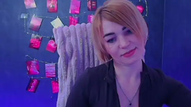 CuttieEmma online show from 04/10/26, 06:15