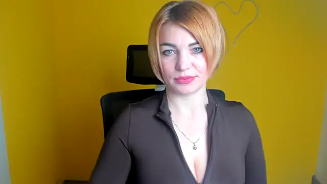 Snapshot of CuttieEmma chatting on 04/24/26, 11:56 CuttieEmma online show from 04/24/26, 11:56