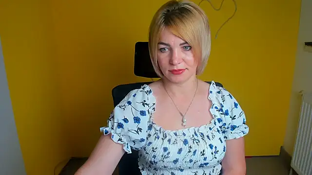 CuttieEmma online show from 07/23/26, 12:46
