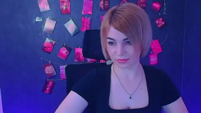 Snapshot of CuttieEmma chatting on 04/18/26, 11:45 CuttieEmma online show from 04/18/26, 11:45
