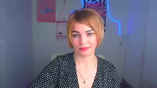 CuttieEmma online show from 04/15/26, 05:57