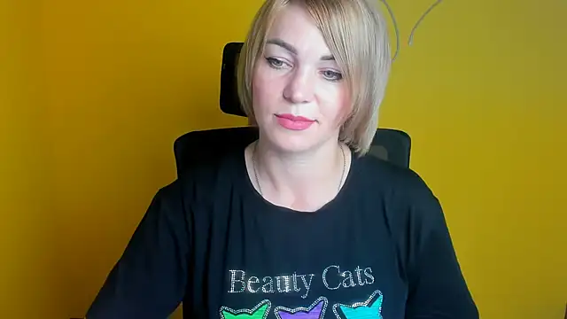 CuttieEmma online show from 07/01/26, 11:43