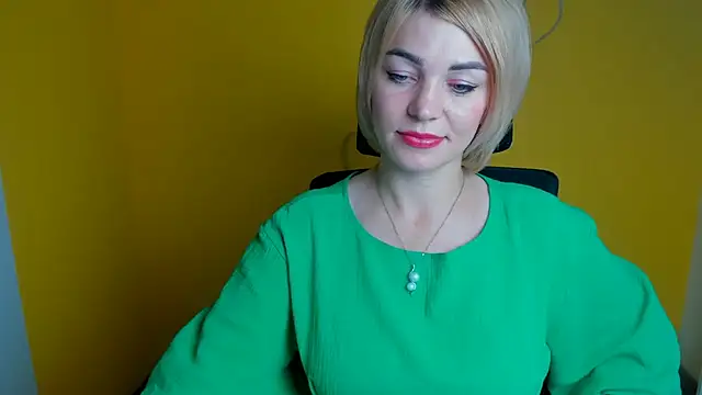 CuttieEmma online show from 07/29/26, 11:53