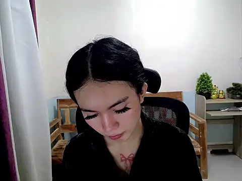 Snapshot of devine_goddess chatting on 07/13/26, 05:18 devine goddess online show from 07/13/26, 05:18