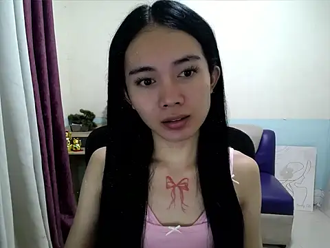 Snapshot of devine_goddess chatting on 06/21/26, 12:05 devine goddess online show from 06/21/26, 12:05