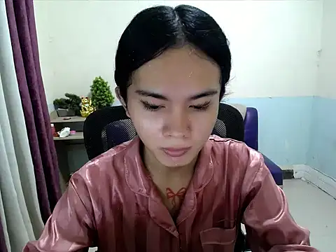 Snapshot of devine_goddess chatting on 06/12/26, 03:10 devine goddess online show from 06/12/26, 03:10