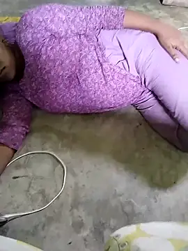 Romantic-Couple999 online show from 04/25/26, 10:18