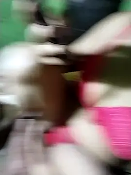 Romantic-Couple999 online show from 04/15/26, 05:17