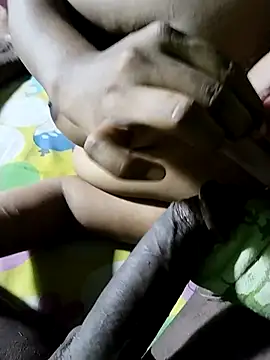 Romantic-Couple999 online show from 04/23/26, 05:03