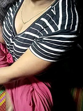 Romantic-Couple999 online show from 03/04/26, 05:21