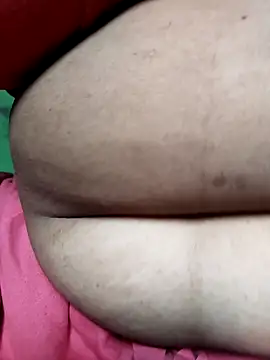 Romantic-Couple999 online show from 04/26/26, 09:39