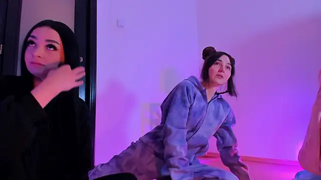 Snapshot of Peanaughty chatting on 02/10/26, 05:50 Peanaughty online show from 02/10/26, 05:50