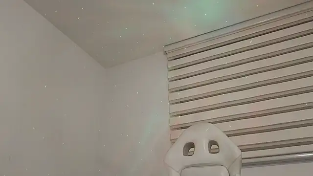 Snapshot of verodeli chatting on 02/14/25, 02:39 verodeli online show from 02/14/25, 02:39