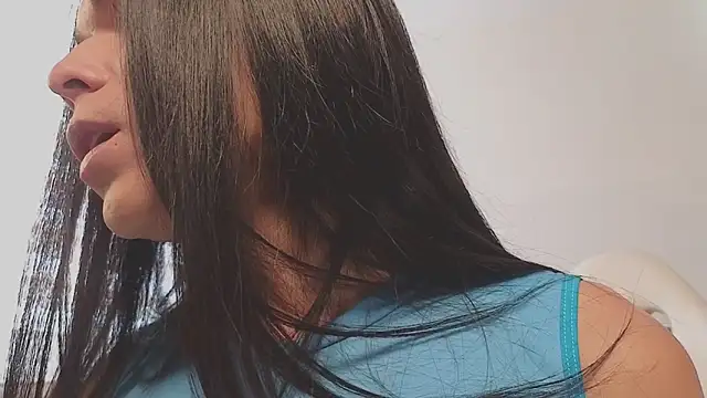 Snapshot of verodeli chatting on 02/07/25, 06:02 verodeli online show from 02/07/25, 06:02