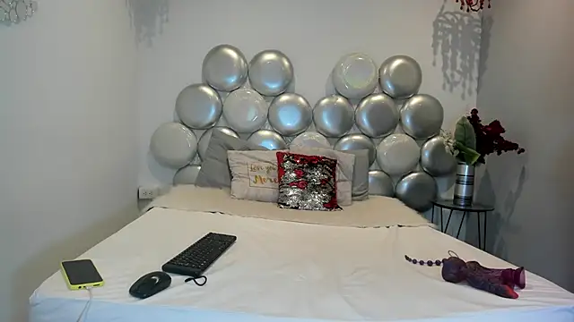 Lara pons online show from 03/04/26, 01:41