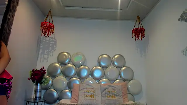 Lara pons online show from 03/24/26, 02:06