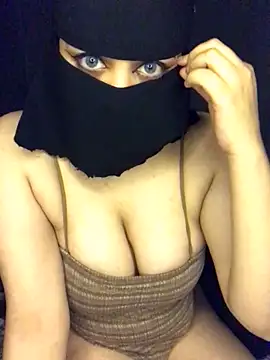 Gamila  online show from 04/09/26, 10:10