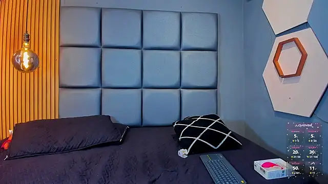 CORAL FOX online show from 03/24/26, 05:40