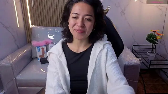 Snapshot of Lynn_turner chatting on 02/13/26, 01:00 Lynn turner online show from 02/13/26, 01:00