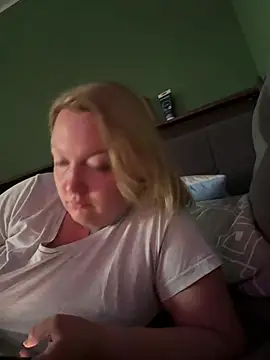 Snapshot of Lolaaxxx13 chatting on 06/26/26, 07:31 Lolaaxxx13 online show from 06/26/26, 07:31