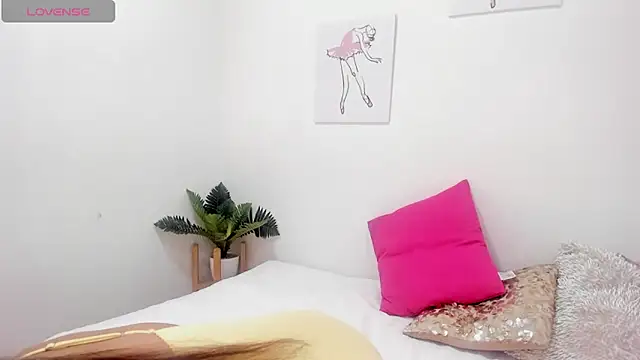 SamiraMalek  online show from 02/02/26, 01:32