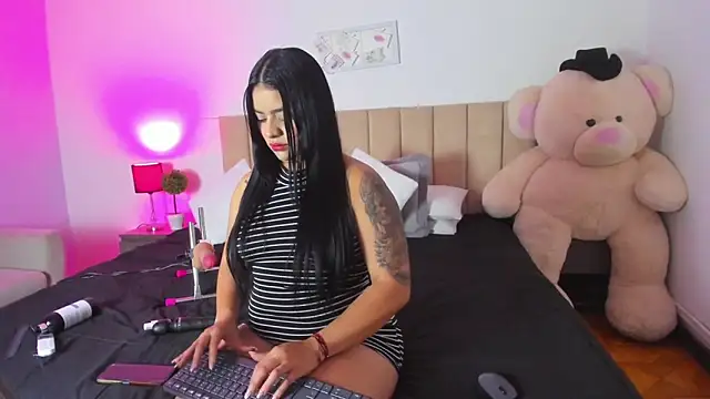 KeylaGomez  online show from 04/14/26, 12:54