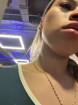 Snapshot of Mia_Rosee1 chatting on 07/17/26, 08:28 Mia Rosee1 online show from 07/17/26, 08:28