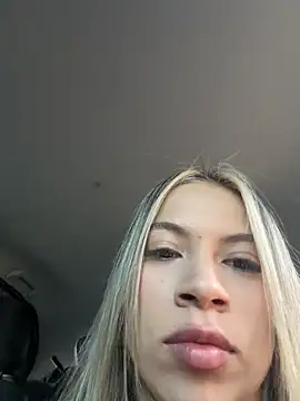 Snapshot of Mia_Rosee1 chatting on 06/29/26, 10:20 Mia Rosee1 online show from 06/29/26, 10:20