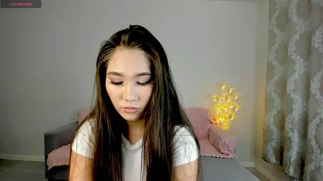 Snapshot of mayameilin chatting on 02/10/26, 01:10 mayameilin online show from 02/10/26, 01:10