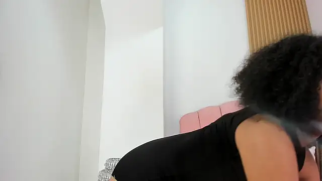 Snapshot of lara_spaark chatting on 02/24/26, 07:26 lara spaark online show from 02/24/26, 07:26