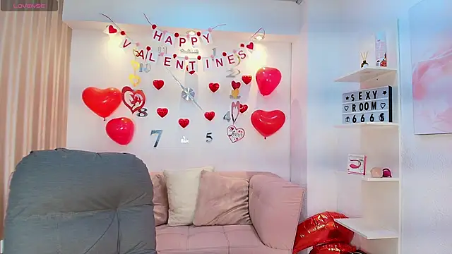 Snapshot of Luna_Millers chatting on 02/19/26, 04:09 Luna Millers online show from 02/19/26, 04:09