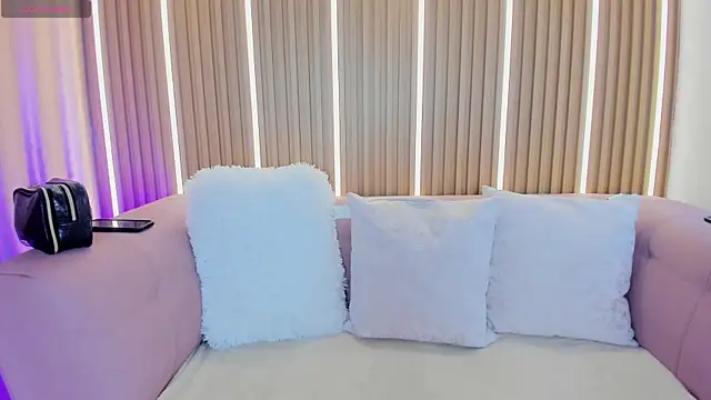 Luna Millers online show from 06/02/26, 04:23