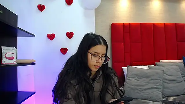 Snapshot of Luna_Millers chatting on 03/02/26, 04:24 Luna Millers online show from 03/02/26, 04:24