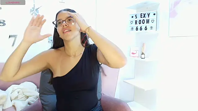 Snapshot of Luna_Millers chatting on 02/08/26, 11:41 Luna Millers online show from 02/08/26, 11:41