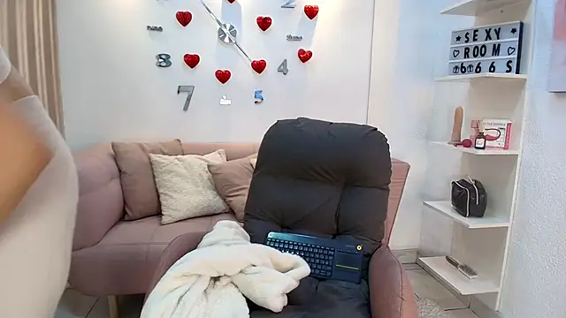 Luna Millers online show from 03/04/26, 03:58