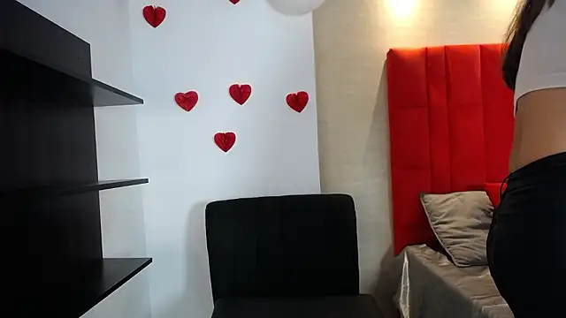 Snapshot of Luna_Millers chatting on 02/23/26, 04:25 Luna Millers online show from 02/23/26, 04:25