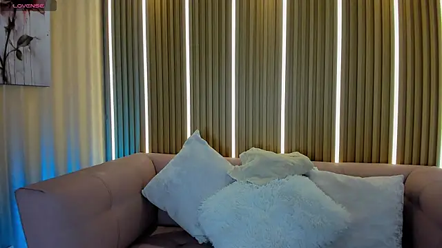 Luna Millers online show from 06/04/26, 04:17