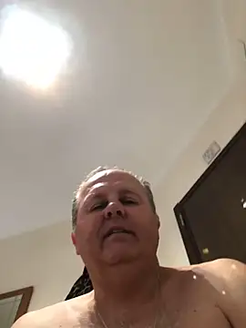 Snapshot of YachtCaptain10 chatting on 02/06/26, 12:56 YachtCaptain10 online show from 02/06/26, 12:56