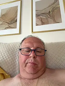 YachtCaptain10 online show from 05/05/26, 04:32