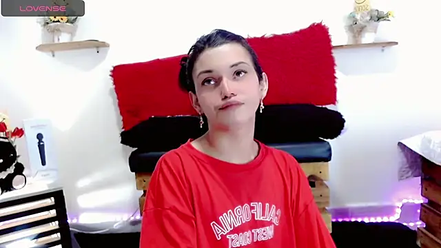 NathalialLooes online show from 02/15/26, 08:52