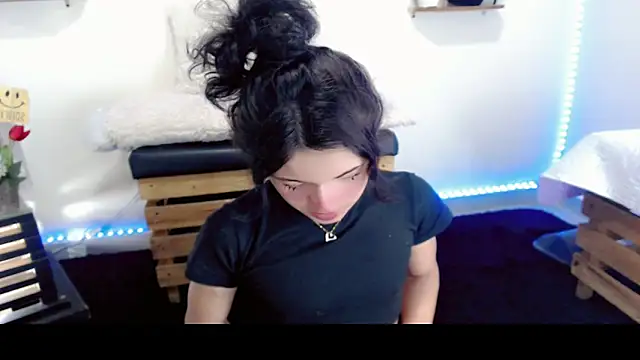 NathalialLooes online show from 03/29/26, 05:09