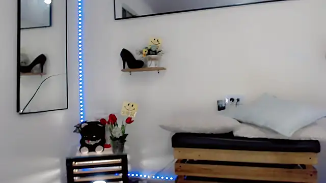 NathalialLooes online show from 03/31/26, 05:09