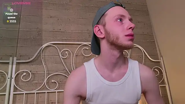 Snapshot of ZidNevil chatting on 02/24/26, 08:31 ZidNevil online show from 02/24/26, 08:31