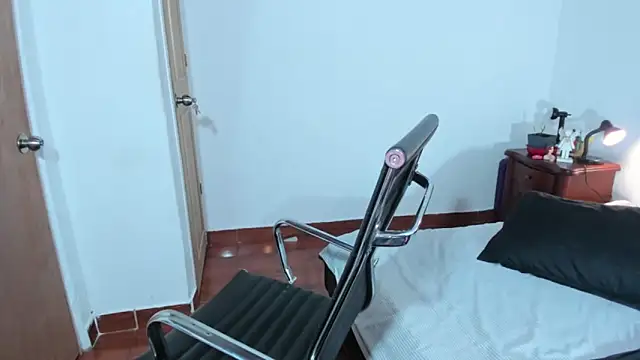 Snapshot of AshlyViper chatting on 02/27/26, 11:21 AshlyViper online show from 02/27/26, 11:21