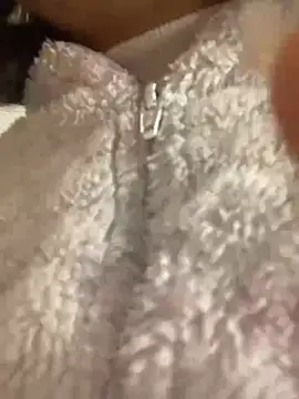 KarelyMitchel online show from 04/17/26, 02:20