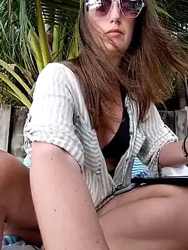 Snapshot of Alexdevil92 chatting on 02/24/26, 01:17 Alexdevil92 online show from 02/24/26, 01:17